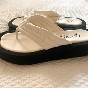 So Me Platform Thong Sandals